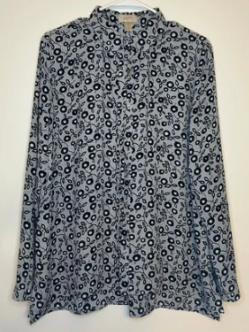 LOFT Black White Floral Button-Down Blouse Size L • Long Sleeve Top